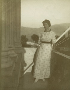 Zillah Pierce Dinsmoor on the balcony of the Director's House at ASCSA